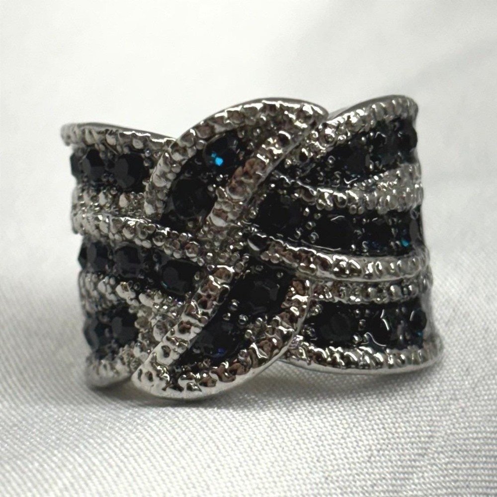 Unbranded Sapphire Ring Women Size 6 Blue Excellent Sterling Silver Criss Cross